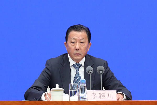陪朋友在家的日子